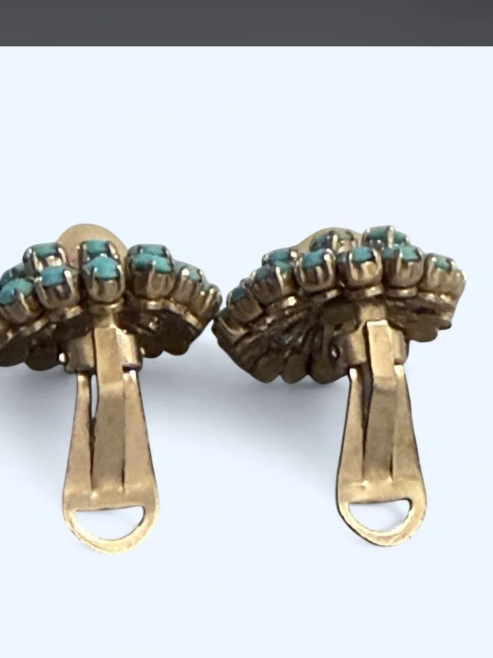 Vintage-Inspired Turquoise Flower Cluster clip on Earrings with pearl Center